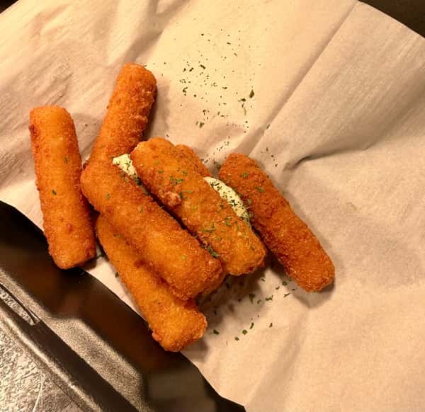 Mozzarella Sticks (8)