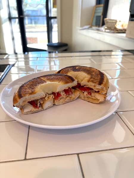 Chicken & Red Pepper Bagel Sandwich