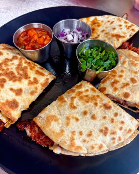 Quesadilla al Pastor