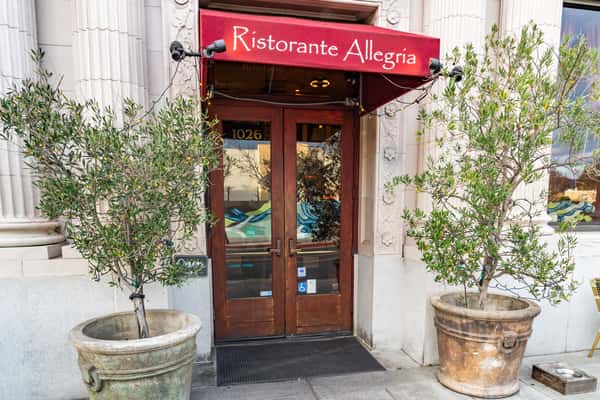 Front entry way for Allegria