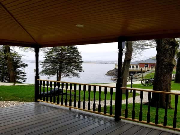 Cottage porch