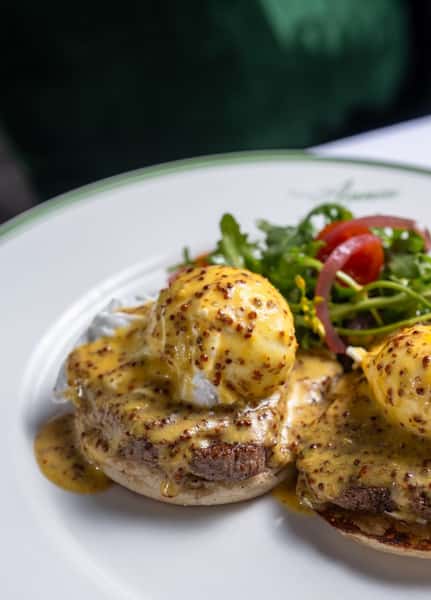 Filet Benedict