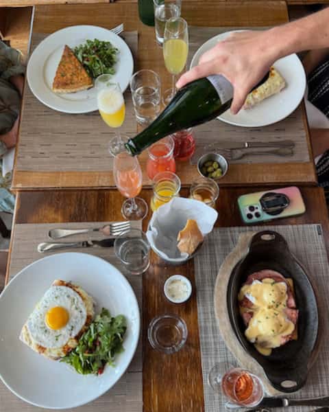 Brunch at Café Rabelais has a very French way of slowing the day down.
A crisp glass of wine. A table tucked into the warmth of the room. Something buttery, something savory, something sweet. The kind of meal that begins with coffee and somehow turns into a bottle, a second course, and a reason to stay a little longer.
It is brunch without the rush. Elegant, comforting, and quietly indulgent, the way weekends should feel.
Join us for brunch in Rice Village every Saturday from 11am-2pm.

#frenchrestaurant  #houstontexas #ricevillage  #riceuniversity #winebar