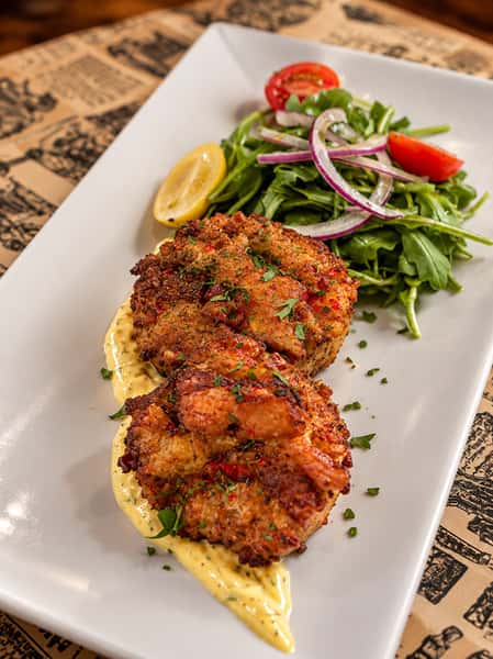Golden, crispy, and here for a limited time! ✨

Our latest special features crawfish cakes with bell pepper, perfectly pan-seared and served over rich saffron aioli, with a fresh arugula salad on the side.

A little indulgence, a little freshness, and a whole lot of flavor.

Available until they’re gone! Come enjoy them while you can.

#ricevillage #HoustonDining #HoustonFoodies #CrawfishCakes #frenchrestaurant