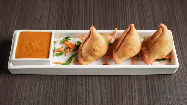 Butter Chicken Samosa ( 3pcs)