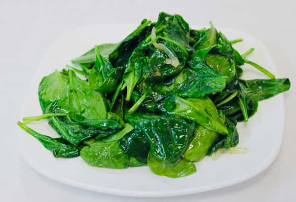 Sautéed Spinach with Garlic and Oil