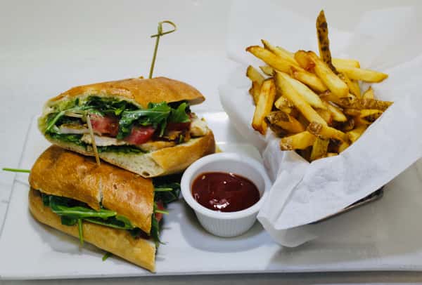 Grilled Chicken Al Pesto Sandwich