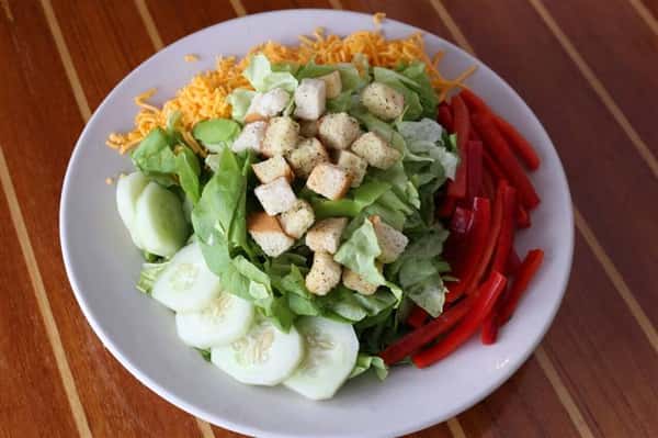 Traditional salad - Hydro bibb lettuce with sharp cheddar, cucumber, red bell pepper & fresh croutons