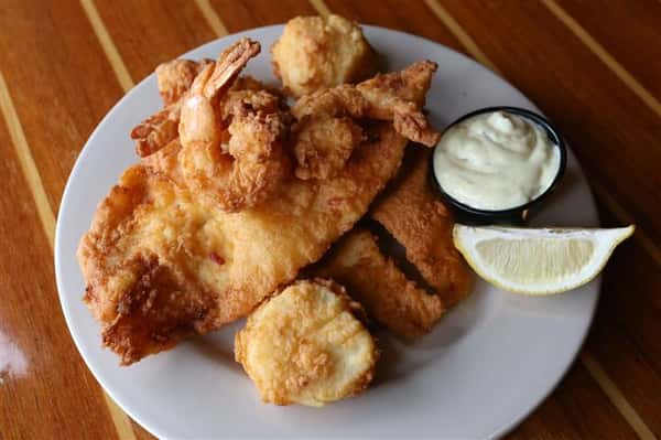 Seafood Platter - Shrimp, scallops & flounder served either broiled or fried