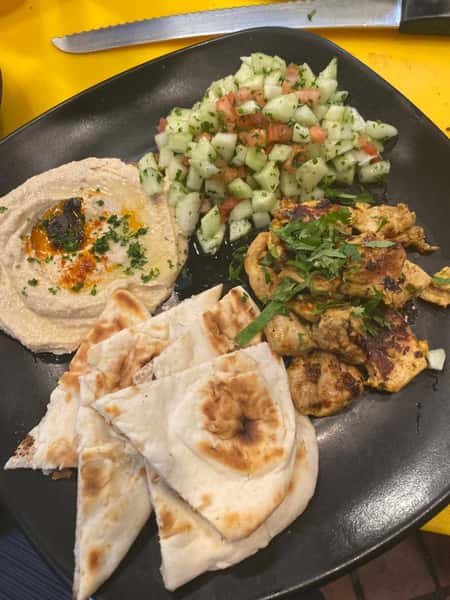 Hummus with Veggies or Pita