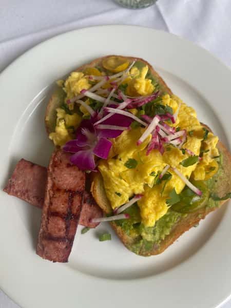 Guacamole & Scrambled Eggs Toast