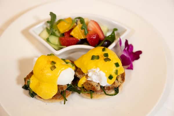 Ouisie's Crabcake Benedict