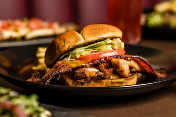 Hosel Rockets Golf and Whiskey Lounge Burger