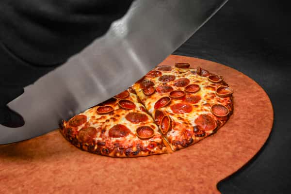 Cutting Pizza