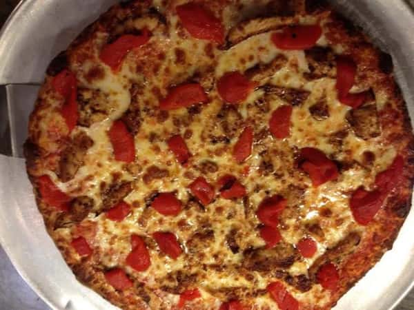 chicken tomato pizza pie