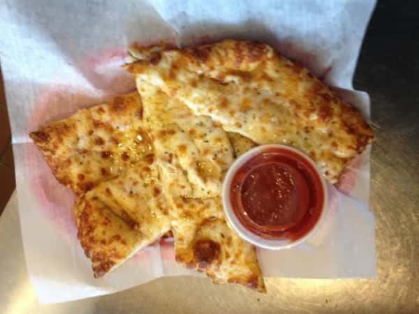 cheesy bread with marinara sauce