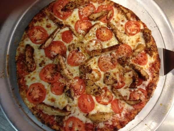 chicken and tomato pizza pie