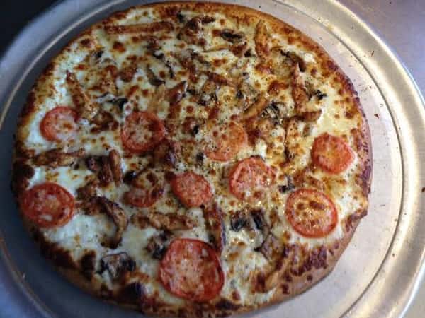 chicken and tomato pizza pie