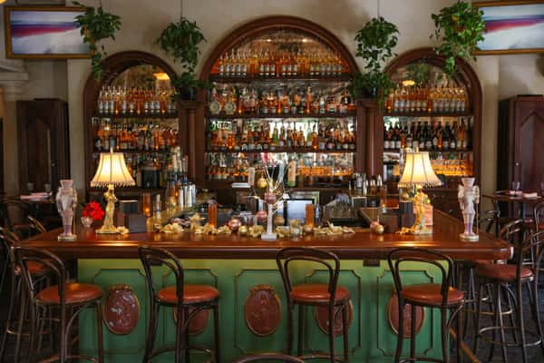 bar