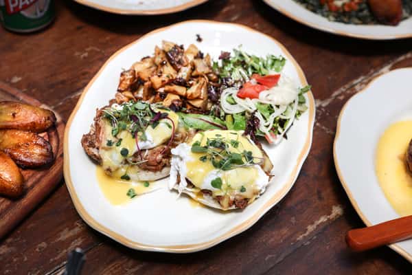 LECHON BENEDICT