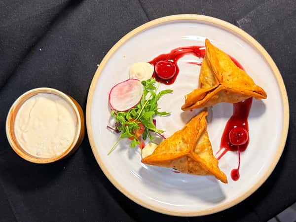 Ricotta spinach samosa