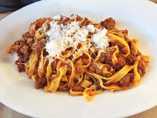 Alla Bolognese (meat red sauce)