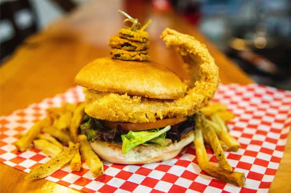 Gallery Lobster Cooker and Pub Seafood Restaurant in Freeport, ME