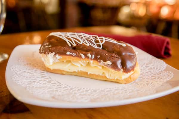 chocolate eclair