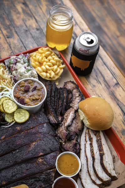 bbq tray with sides and beer