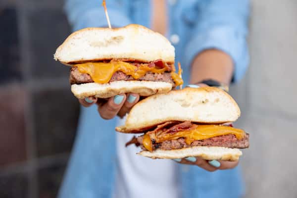 Deli Deluxe Burger