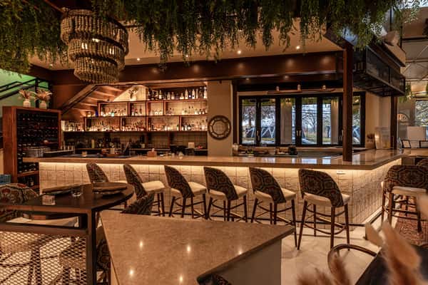bar