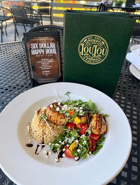 🦪 It’s Wednesday. We’ll give you three guesses what’s on special.

Blackened sea scallops with a Mediterranean herb and tomato salad, dirty rice, and a balsamic reduction drizzle.

Scallop Wednesday is on all day in Middletown. Come see us!