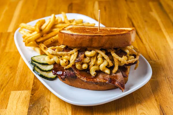 Brisket Mac & Cheese Melt