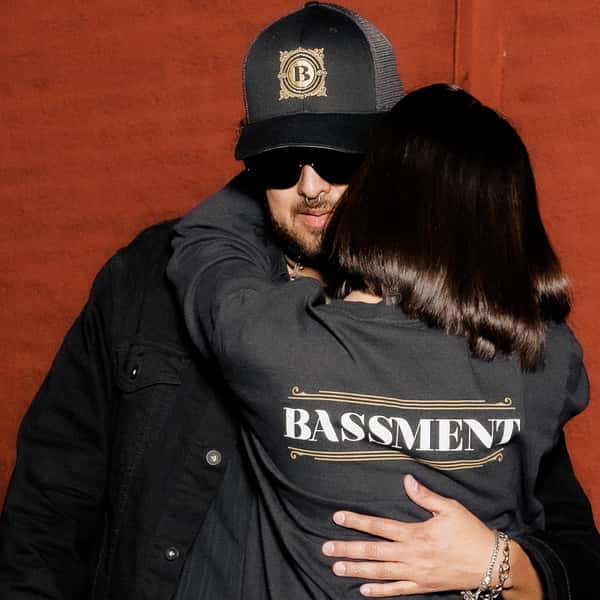 hat tshirt