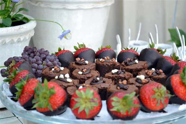 brownies and chocolate covered strawberries