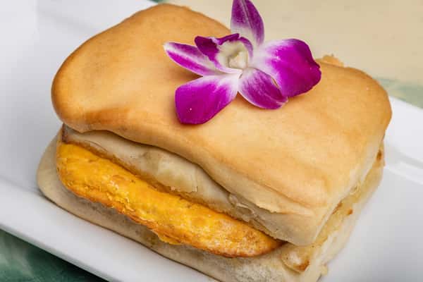 Jamaican Beef Patty with Coco Bread 🇯🇲