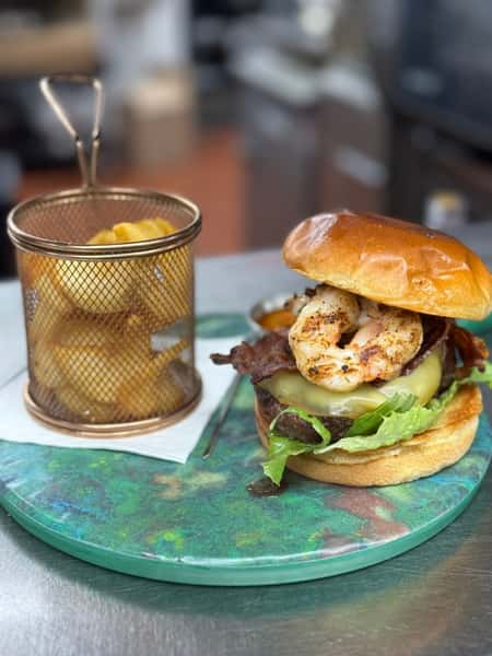 *🌊 Coastal Surf & Turf Burger