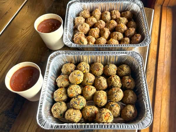 PARTY BALL PLATTER