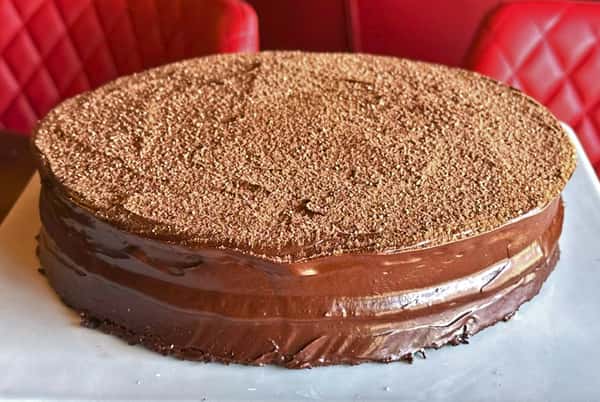 CHOCOLATE CAKE