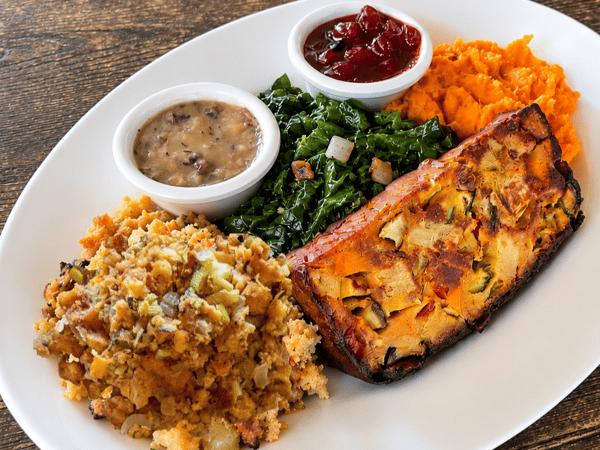 HAPPY HOLIDAY PLATE