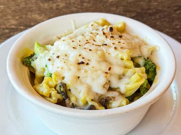 VEGAN MAC & CHEESE