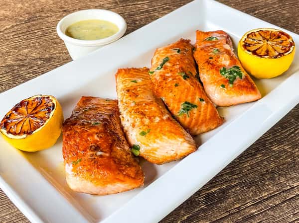 PAN ROASTED SALMON TRAY