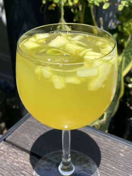 GREEN APPLE SANGRIA