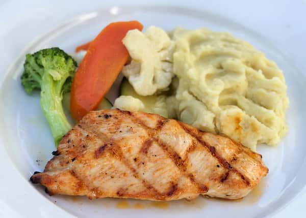 GRILLED CHICKEN OR TOFU