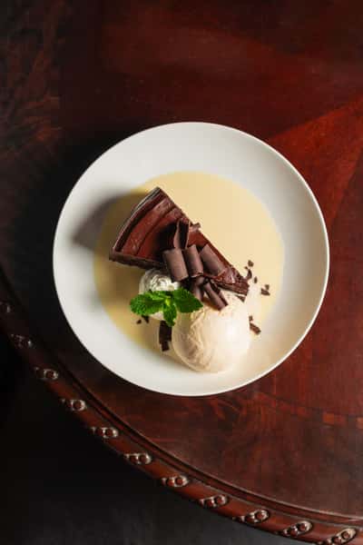 Old Fashioned Chocolate Cake