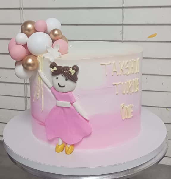 baby girl cake from Chennai Cafe