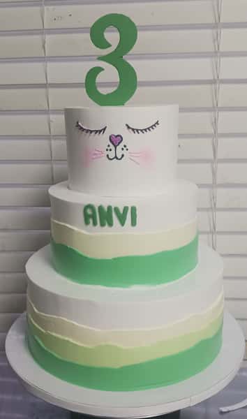 green theme cake from Chennai Cafe