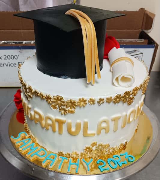Graduation theme cake from Chennai Cafe 