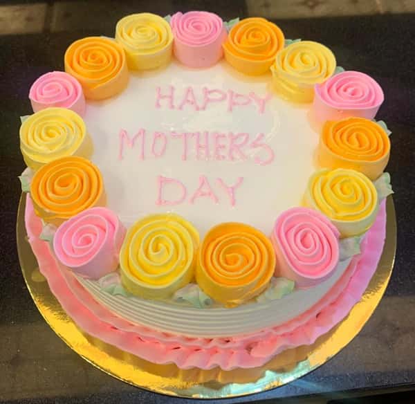 Flowers theme cake from Chennai Cafe 