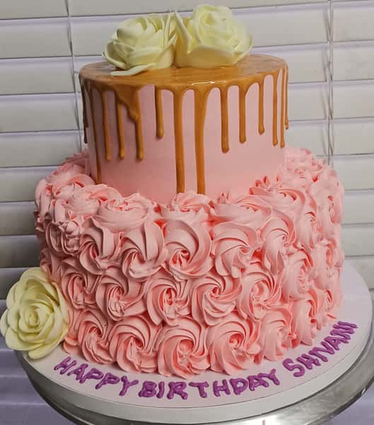 flower theme cake from Chennai Cafe